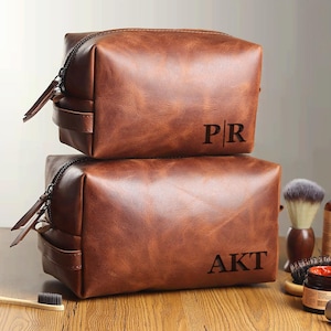 Leather toiletry bag, leather dopp kit, personalized groomsmen gifts, personalized gift for him mens dopp kit for men, Anniversary Gift
