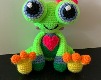 Valentine Amigurumi Frog