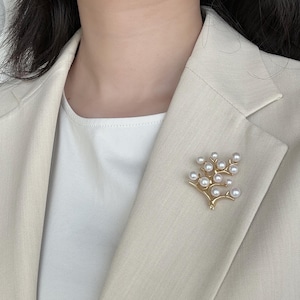 Golden Tree  Brooch, Freshwater Pearls Brooch, Elegant Branch Design Pin, Nature Inspired Jewelry, Gift for Her, Anniversary Gift