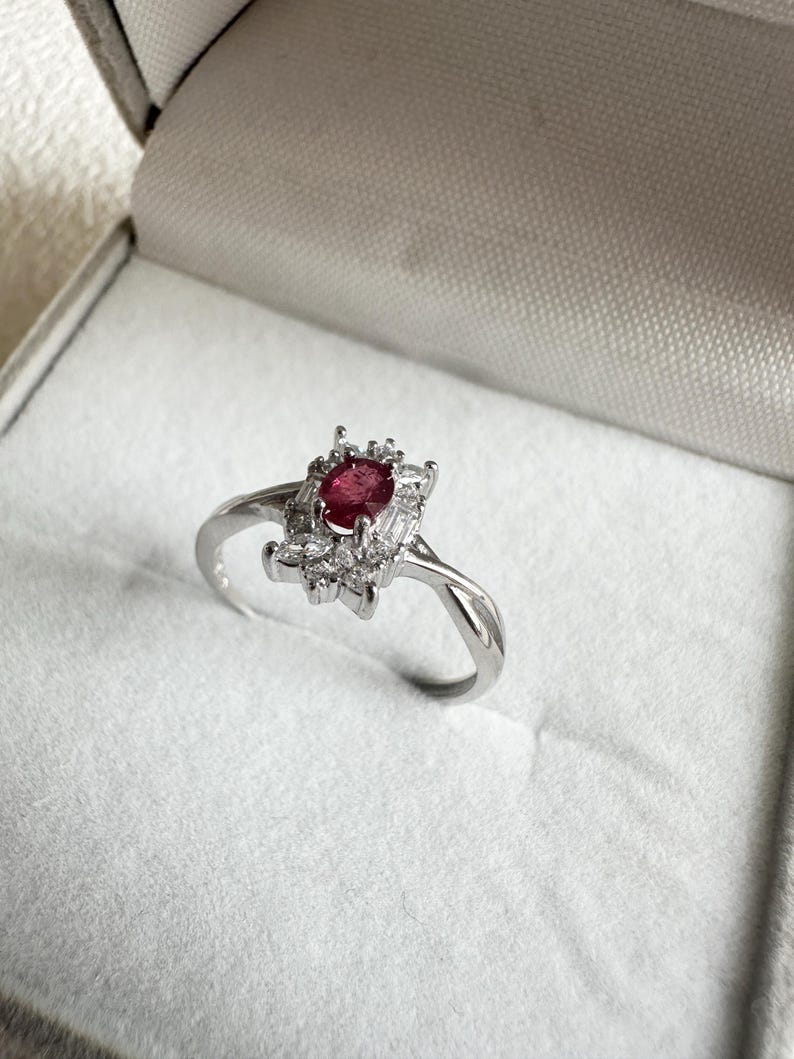 Anillo llamativo de rubí, anillo de rubí de 0,45 ct con diseño de espejo, banda delgada y delicada, joyería fina elegante para el día a día, regalo de aniversario imagen 5