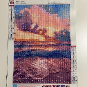 Peinture au diamant Scène de coucher de soleil sur les vagues terminée, rose violet