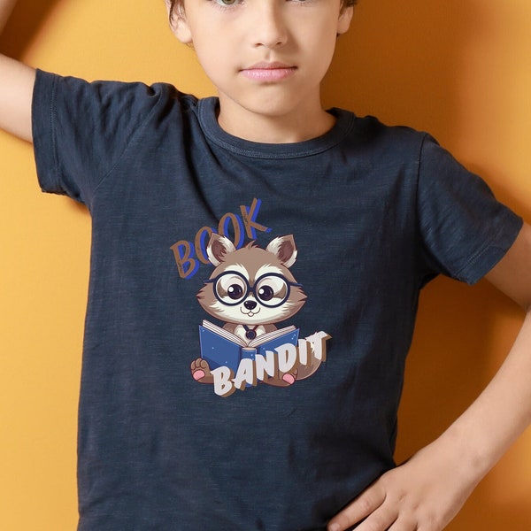 T-shirt da bambino Bookish con Racoon Book Bandit T-shirt da bambino in cotone pesante™