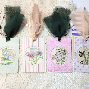 Étiquettes cadeaux découpées - embellissements de journaux - lot de 4 - botanique vintage - scrapbooking - fabrication de cartes - journalisation indésirable - papier doré