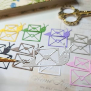 Snail Mail stansvormen | Set van 16 | 8 kleuren | Handgemaakte stansvormen | Snailmail | Plakboeken | Ongewenste logboeken | Creatieve dagboeken | Bujo