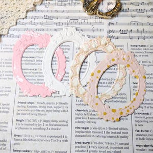 Gestanste frames met reliëf - Set van 4 stuks - Handgemaakte gestanste lijsten - Scrapbooking - Kaarten maken - Junkjournaling - Gestanste lijsten - Reliëf