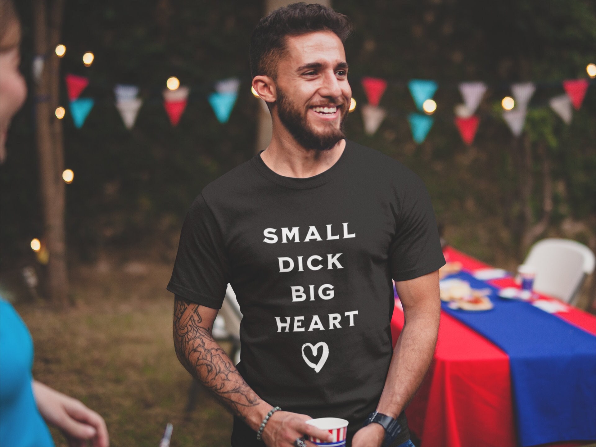 Small Dick Big Heart Shirt, Funny Adult Humor Tee, Offensive Small Penis BIG WAR TシャツHanes
