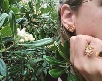 Gouden lotusbloem oorbellen en ringenset