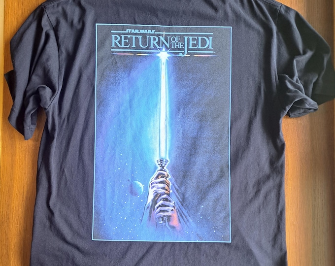 RARE Uniqlo Star Wars Return of the Jedi Shirt Size Med *pre-loved