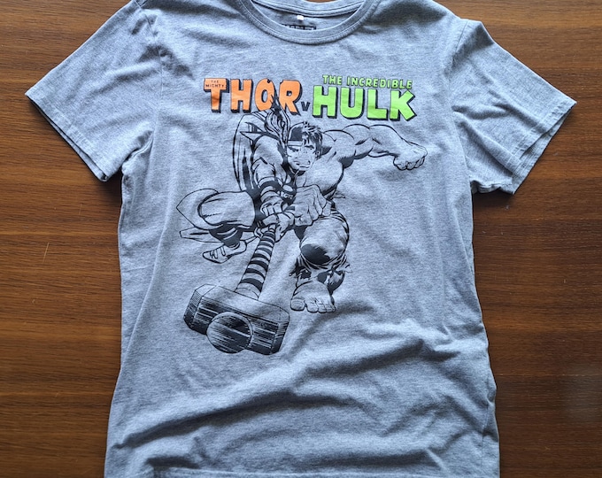 Hulk and Thor Shirt Size Small Heather *pre-loved