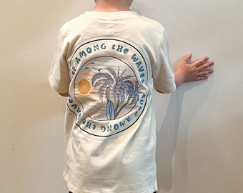 Surfa bland vågorna-tröja | surfare barn-t-shirt, småbarnströja, surfarpojke-present, surfarflicka-present, surfarkläder för barn, surfarpresenter