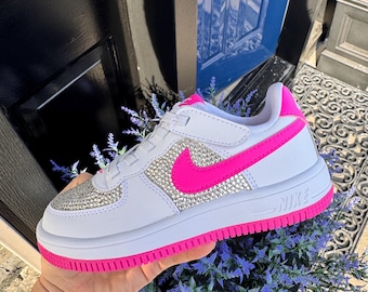Zapatos Nike personalizados con diamantes de imitación