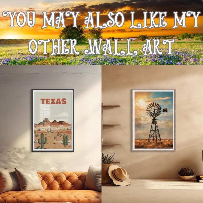Pu&ograve; includere: Due stampe artistiche da parete incorniciate. Una presenta un paesaggio desertico con cactus e la parola "TEXAS". L'altra raffigura un mulino a vento contro un tramonto. La parte superiore dell'immagine ha il testo "YOU MAY ALSO LIKE MY OTHER WALL ART".