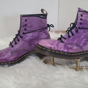 Vintage Pair of Womens DR. Martens Purple with Paint Stroke Accents Leather Boots in size UK 7 US 9 England Rare Like New Condition image 2