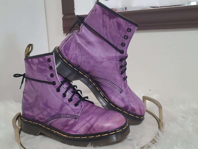 Vintage Pair of Womens DR. Martens Purple with Paint Stroke Accents Leather Boots in size UK 7 US 9 England Rare Like New Condition image 1