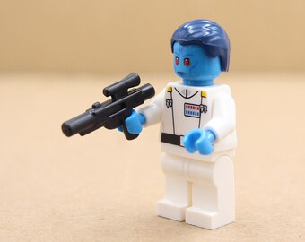 Fan-made Custom Figure - Grand Admiral Thrawn Pretending Building Brick Toy