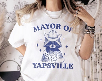 Burgemeester van Yapville shirt, vintage wasbeer shirt, meme shirt, grappig shirt, vintage tekening shirt, wasbeer shirt, dieren shirt, sarcastisch T-shirt