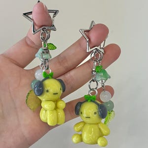 Smiski Leaf Headphone Full Body Keychain