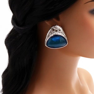 Big Clip On Blue Earrings, Non Pierced Ears, Clip On Earrings, Handmade kitsch Earrings, Dangle Earrings, Faux bizoux zdjęcie 2