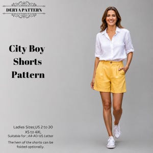 Può includere: Un cartamodello intitolato Derya Pattern City Boy Shorts Pattern per taglie US da 2 a 30, da XS a 4XL, adatto per formati A4, A0 e US Letter. Gli shorts sono gialli con chiusura a bottone e orli ripiegabili opzionali.