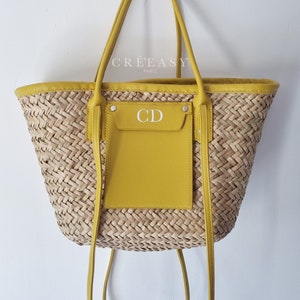 Panier en paille jaune