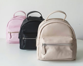 Customizable mini backpack