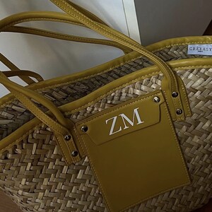 panier en paille jaune personnalisable