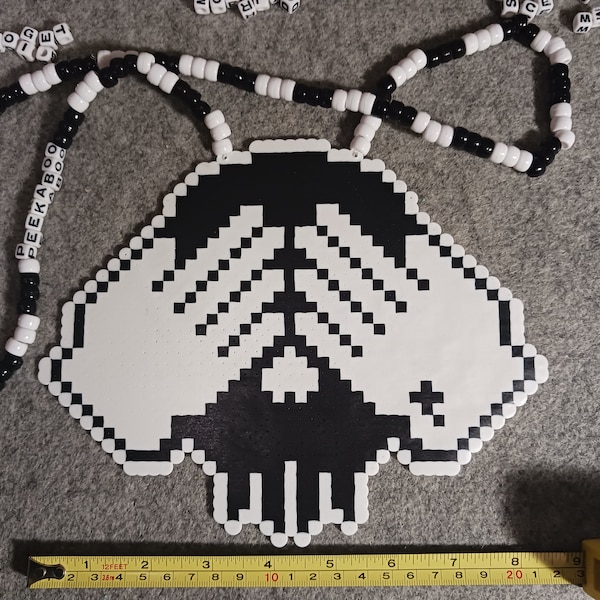 Black and White Peekaboo beats Perler Neclace