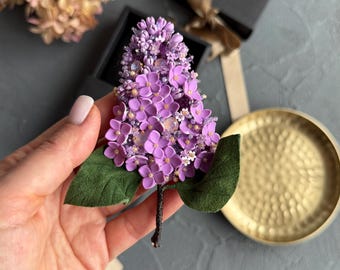 Broche met seringenbloem en kristallen, bloemspeld met kralen, realistische botanische broche, luxe cadeau voor haar
