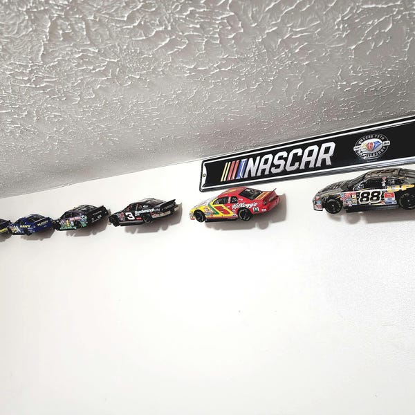 20 Tablettes flottantes Nascar à l'échelle 1:24 avec rebord plus large QTÉ 20