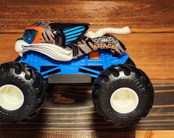 QTY 5 24th scale hotwheel monster truck Floating shelf