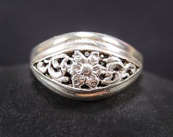 Flower Ring, Wide Statement Ring, Boho Band Ring, Floral Signet Ring, Inspired by Nature Ring 925 Silver