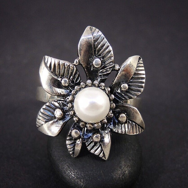 Statement Pearl Sterling Silver Ring, Big Flower Ring, Large Floral Ring, Fashion Jewel Inspired by Nature, Unusual Ring