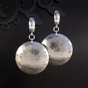 Large Disc Earrings, 925 Silver Hammered Disc Earrings, Round Texture Earrings, Sparkle Big Circle Earrings, Statement Light Earrings