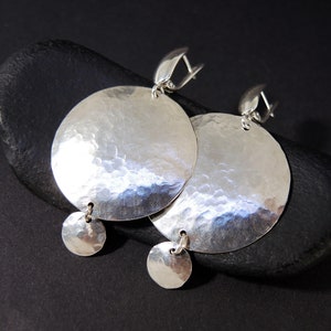 Hammered Disc Earrings, 925 Silver Large Two Disc Earrings, Round Texture Earrings, Sparkle Big Circle Earrings, Statement Light Earrings