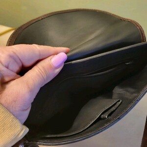 BRIGHTON Bucket Black Brown Croc Pattern Leather Shoulder Handbag Vintage CLEAN image 9