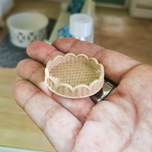Dollhouse Miniature Scalloped Tray, Dollhouse Basket, Mini Decor, Dollhouse Accessories, Mini Scalloped Basket, 1:12 Scale