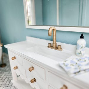 Dollhouse Miniature Faucet, 1:12 Scale, Mini Bathroom Faucet, Mini Kitchen Faucet, Perfect for Any Dollhouse Bathroom or Dollhouse Kitchen