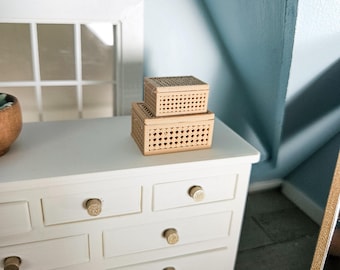 Dollhouse Miniature Rattan Boxes with Opening Lids, Dollhouse Stacking Boxes, Mini Decor, Dollhouse Accessories, Mini Box, 1:12 Scale