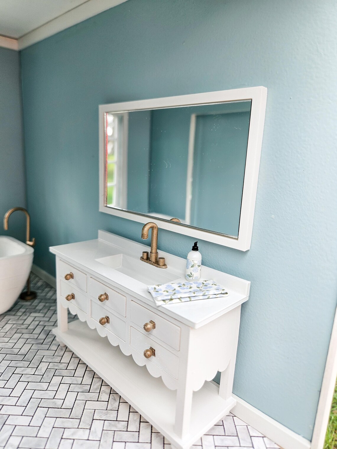 Dollhouse Miniature Bathroom Vanity With Opening Drawers (UNPAINTED ...