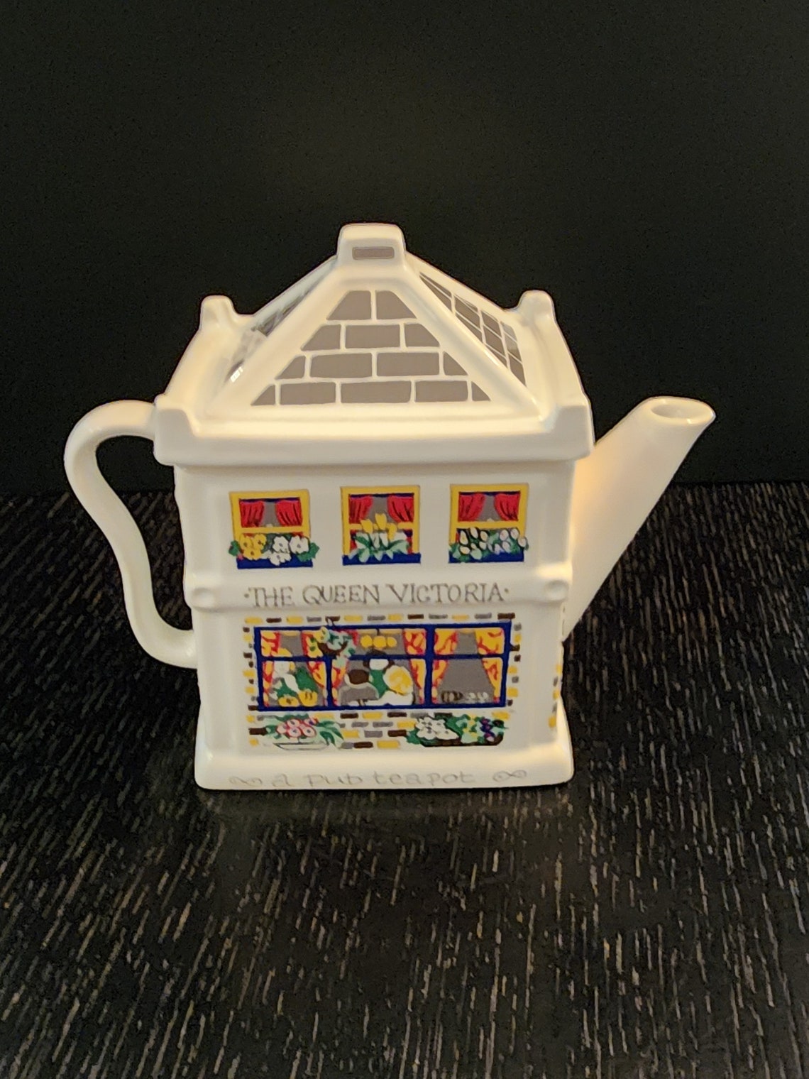 English Life Teapots, Decorative Teapot, Wade Queen Victoria Vintage