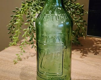 Vintage 7 Up Bottle – “You Like It It Likes You” Green Glass 10oz – Retro Soda Bottle – Americana Decor – Mid Century Kitchen