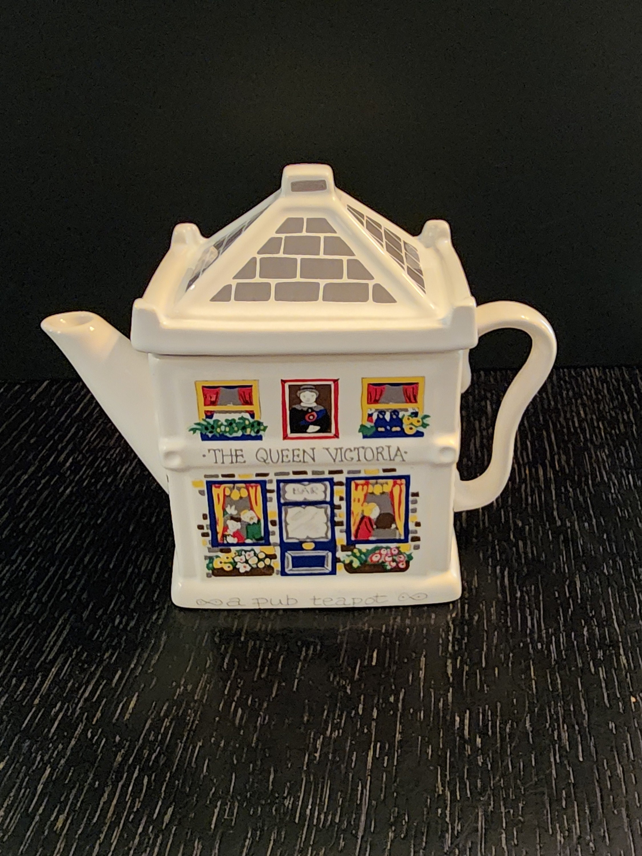 English Life Teapots, Decorative Teapot, Wade Queen Victoria Vintage