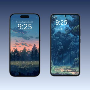 Op de afbeelding: Twee afbeeldingen van een smartphone die een bos sc&egrave;ne weergeeft. De eerste afbeelding toont een zonsondergang boven een bos met de tijd 9:25 weergegeven op het scherm. De tweede afbeelding toont een donker bos 's nachts met de tijd 9:25 weergegeven op het scherm.
