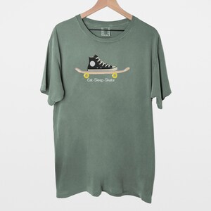 Skateboard T-shirt, Skateboarder Tee, Graphic Tee, Streetwear Shirt, Skater Clothing, Urban Apparel