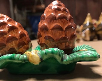 Vintage Pine Cones Salt and Pepper Set