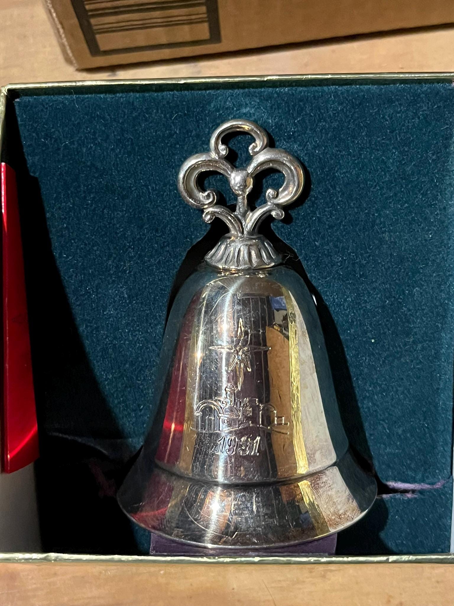 リュージュChristmas Collector’s Bell 1991 REUGE 1991 Christmas Collectors Bell Music Box Swiss Made