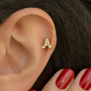 Pendientes con letras, pendientes con letras, piercing para hélix, trago, lóbulo y cartílago, regalo de oro y plata para ella