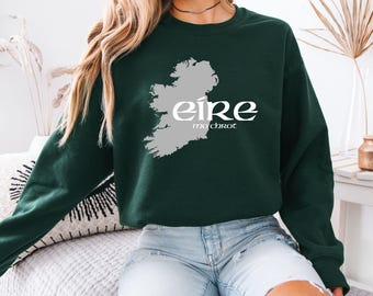 Ireland My Heart Unisex Heavy Blend Crewneck Sweatshirt,Ireland Sweatshirt,Irish Sweatshirt,Gaelic Gifts,Irish Language Shirt,Irish Gifts