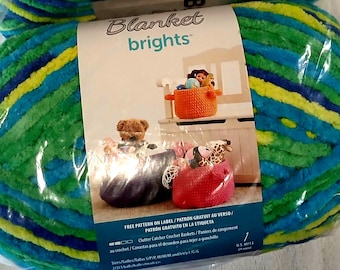 Bernat Blanket Brights Yarn BLUE FLASH 10.5 oz Polyester