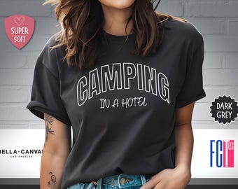 ホテルでキャンプ：皮肉たっぷりのユーモアTシャツ、面白い友達へのギフト